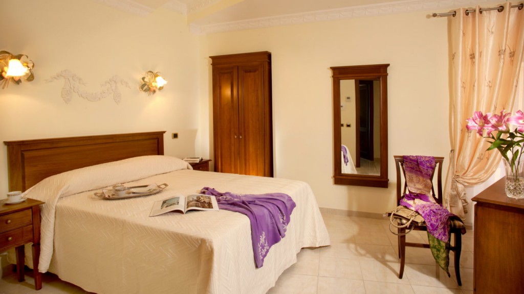 Hotel-Grifo-De-Monti-Rooms-Rome-chambre-de-monti