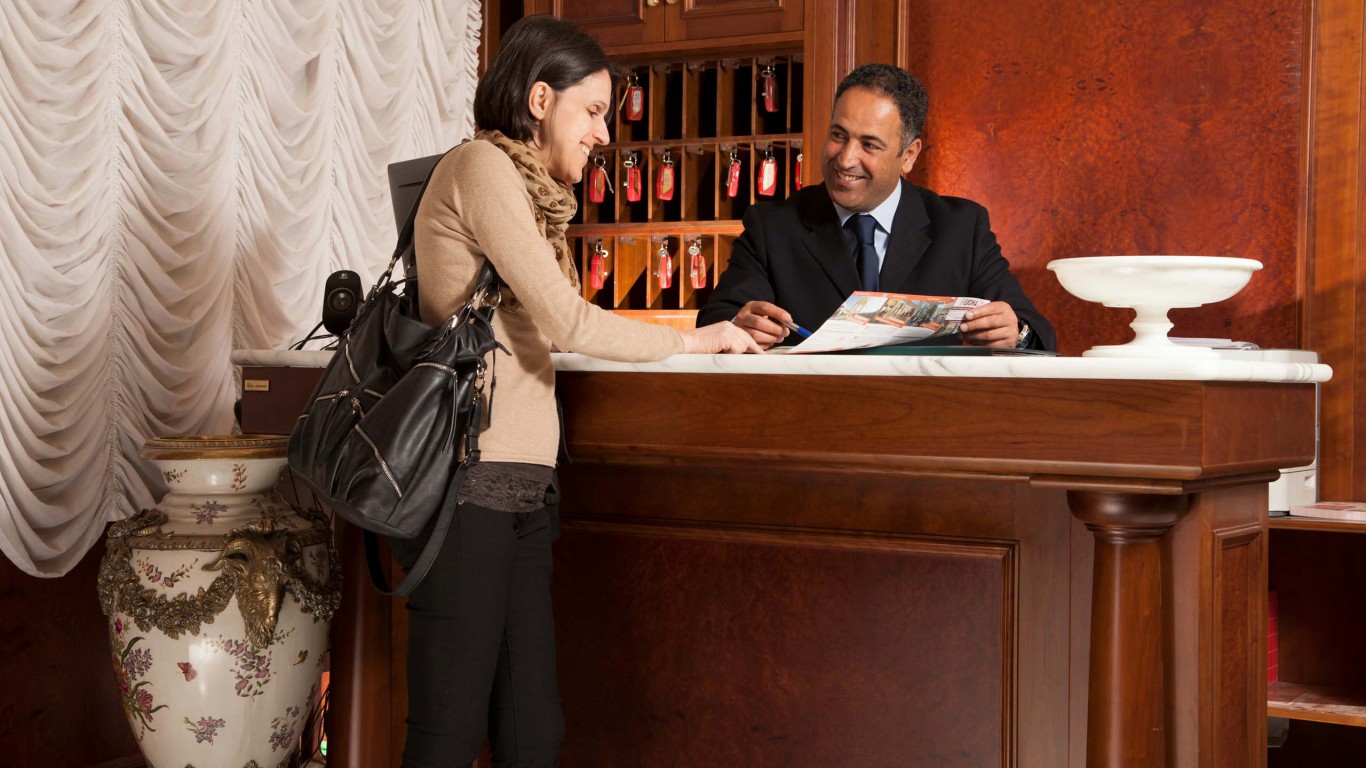 Hotel-Grifo-De-Monti-Rooms-Rome-hall-2 Hotel-Grifo-De-Monti-Rooms-Rome-hall-2
