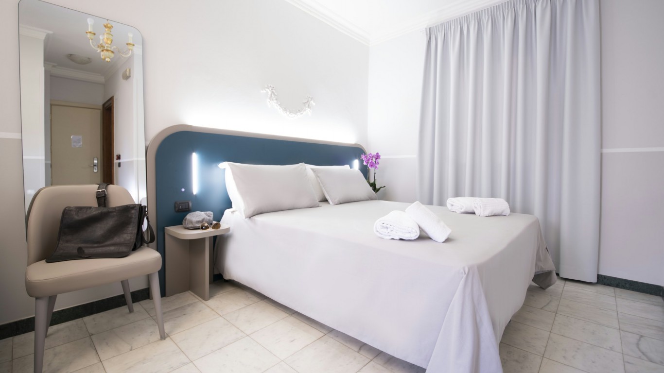 Hotel-Grifo-De-Monti-Rooms-Rome-room-family-4