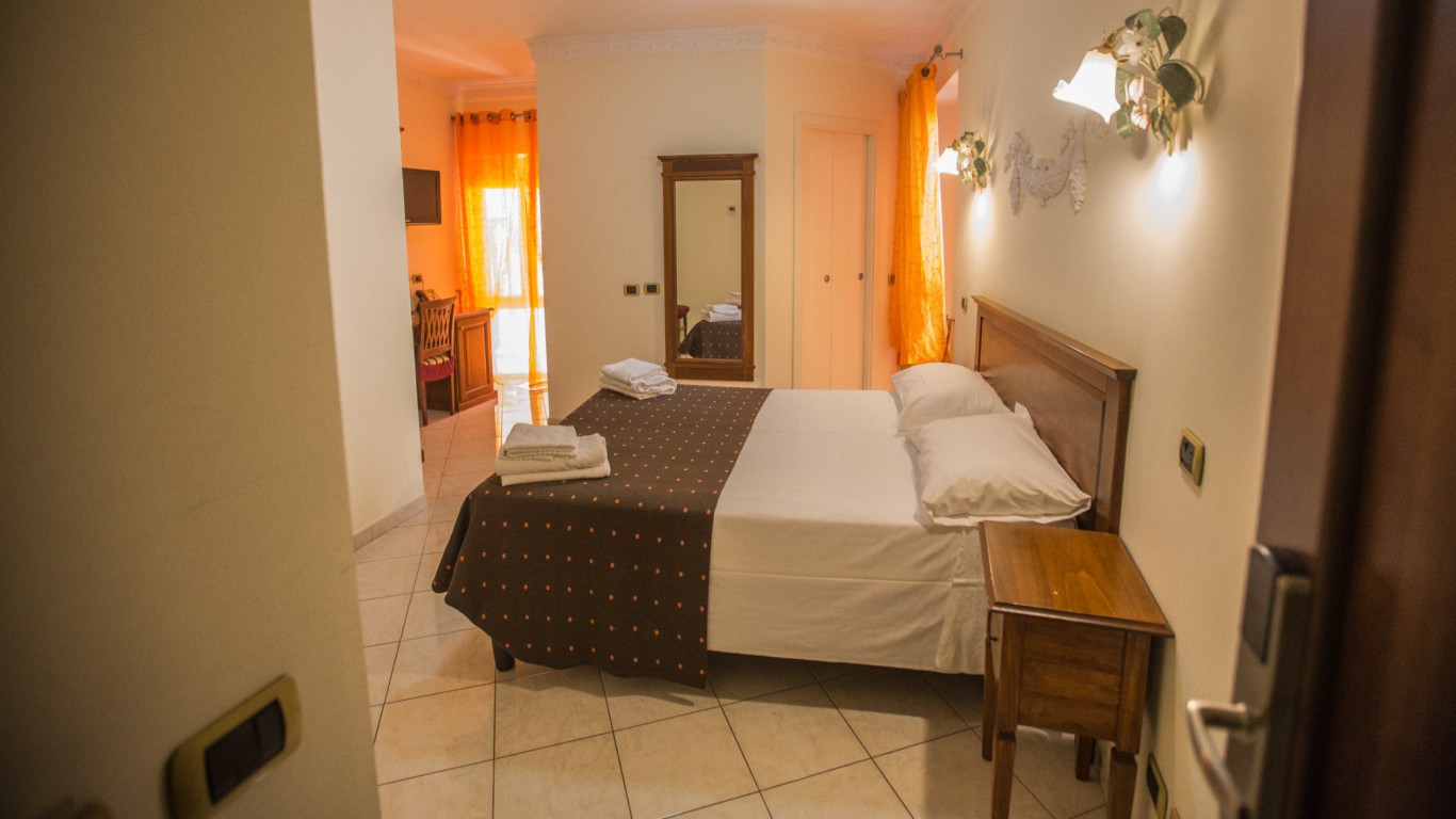 Hotel-Grifo-De-Monti-Rooms-Roma-quarto-annex-2