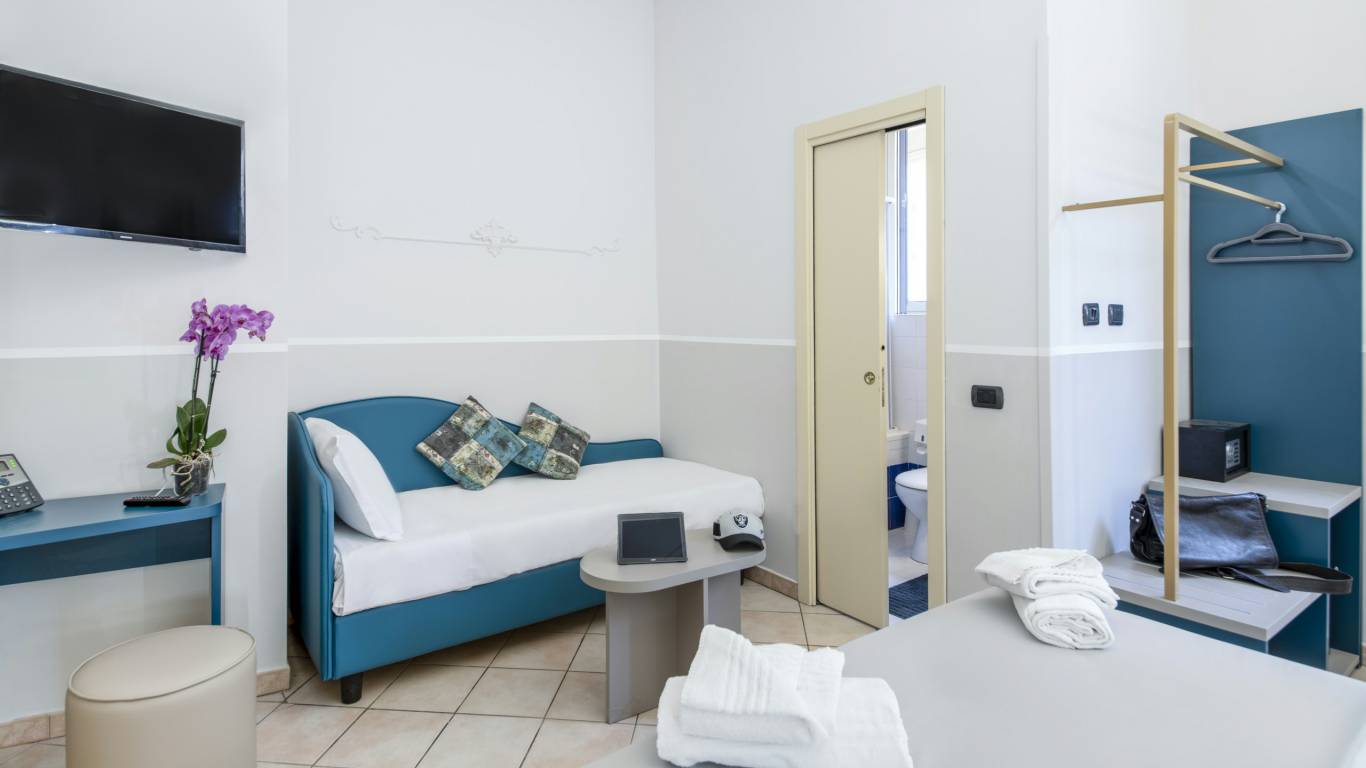 Hotel-Grifo-De-Monti-Rooms-Roma-habitación-triple